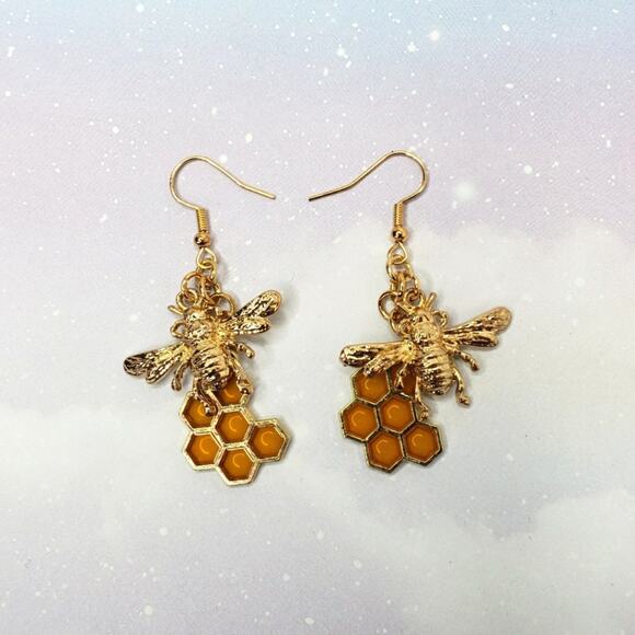 Hand-Crafted Bee with Honey-Comb Gold Toned Earrings 925 Ear Hooks - Picture 5 of 5